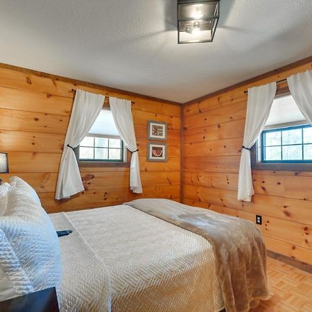 Central Sevierville Cabin With Hot Tub And Views! Dış mekan fotoğraf