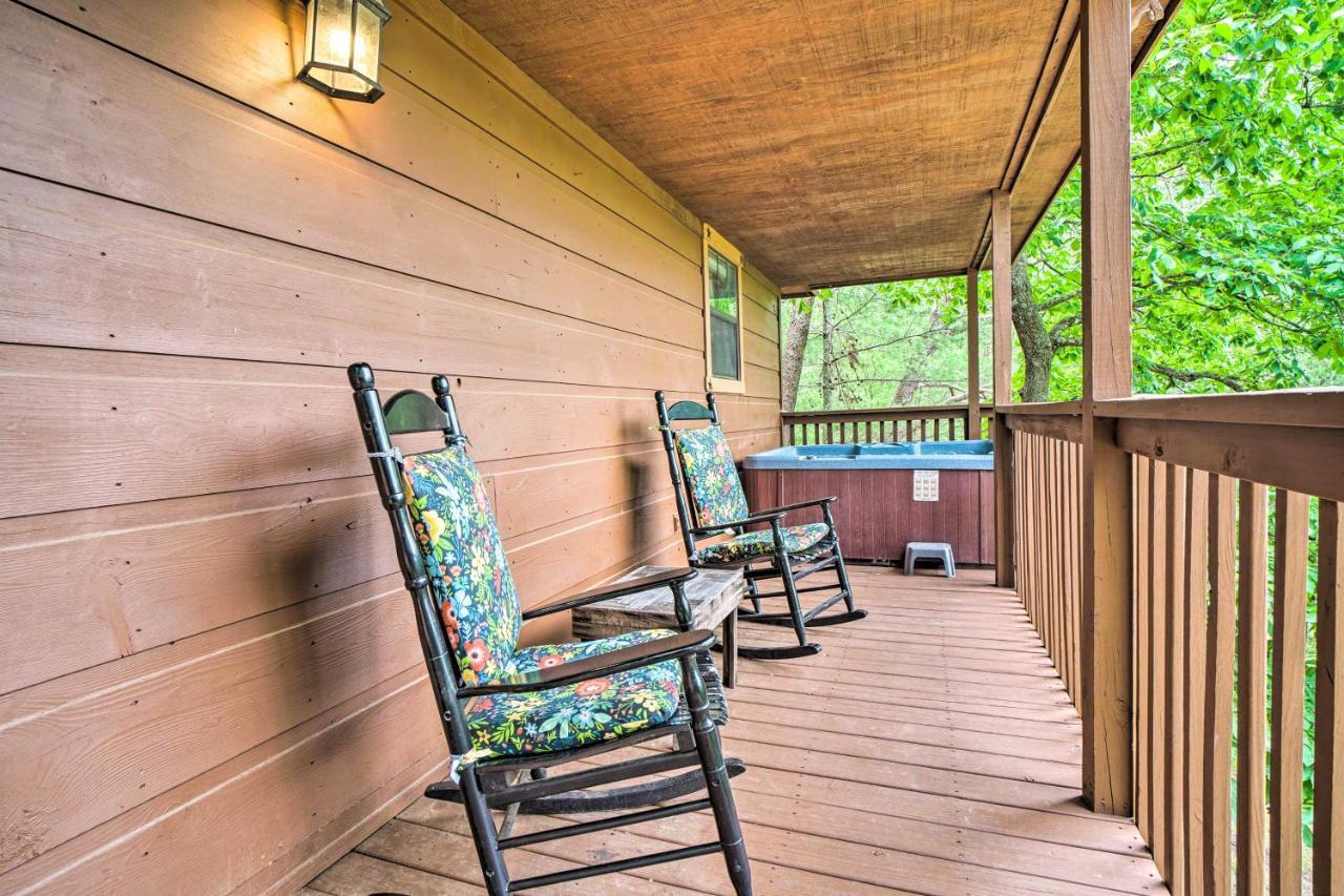 Central Sevierville Cabin With Hot Tub And Views! Dış mekan fotoğraf