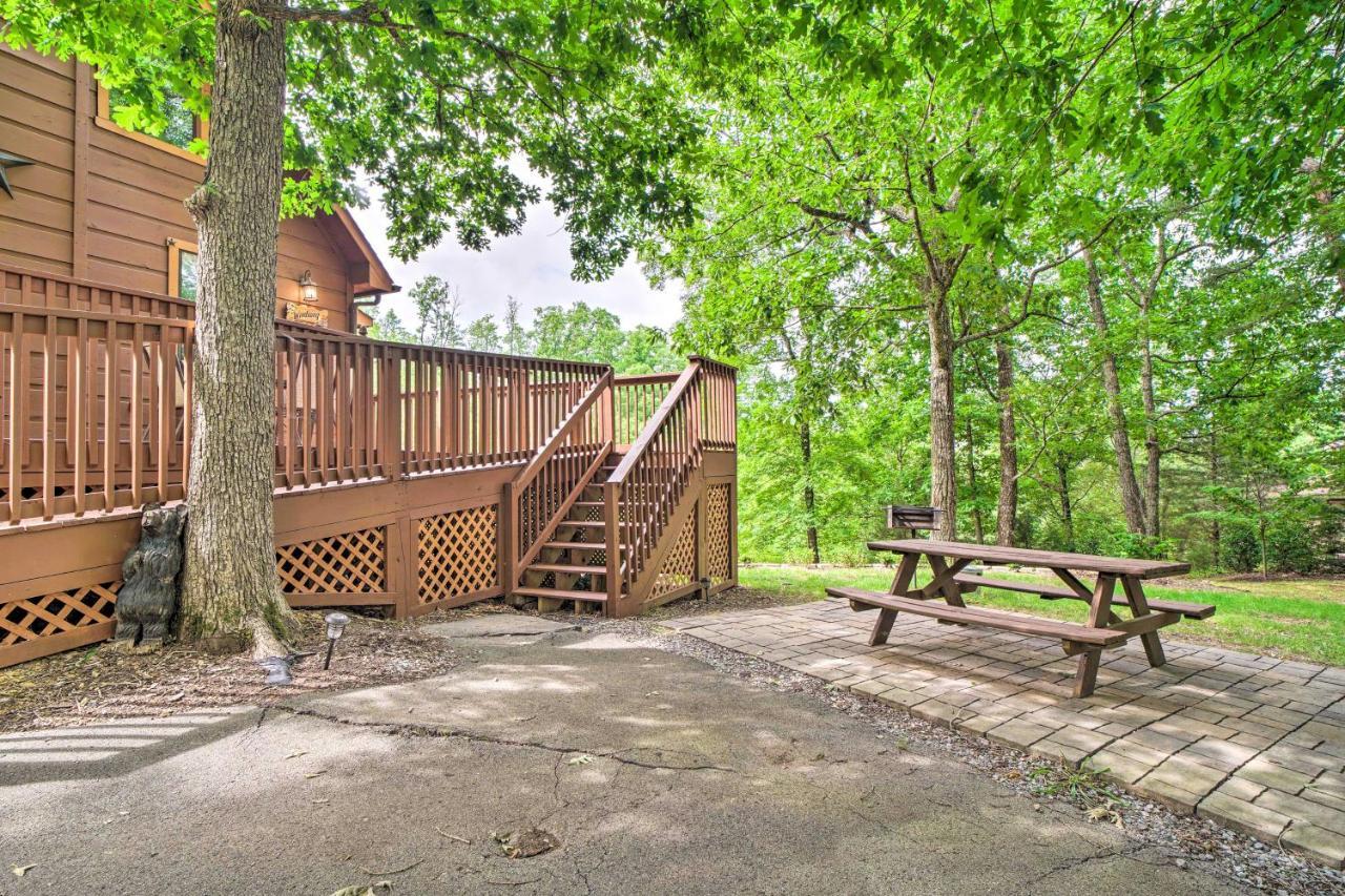 Central Sevierville Cabin With Hot Tub And Views! Dış mekan fotoğraf