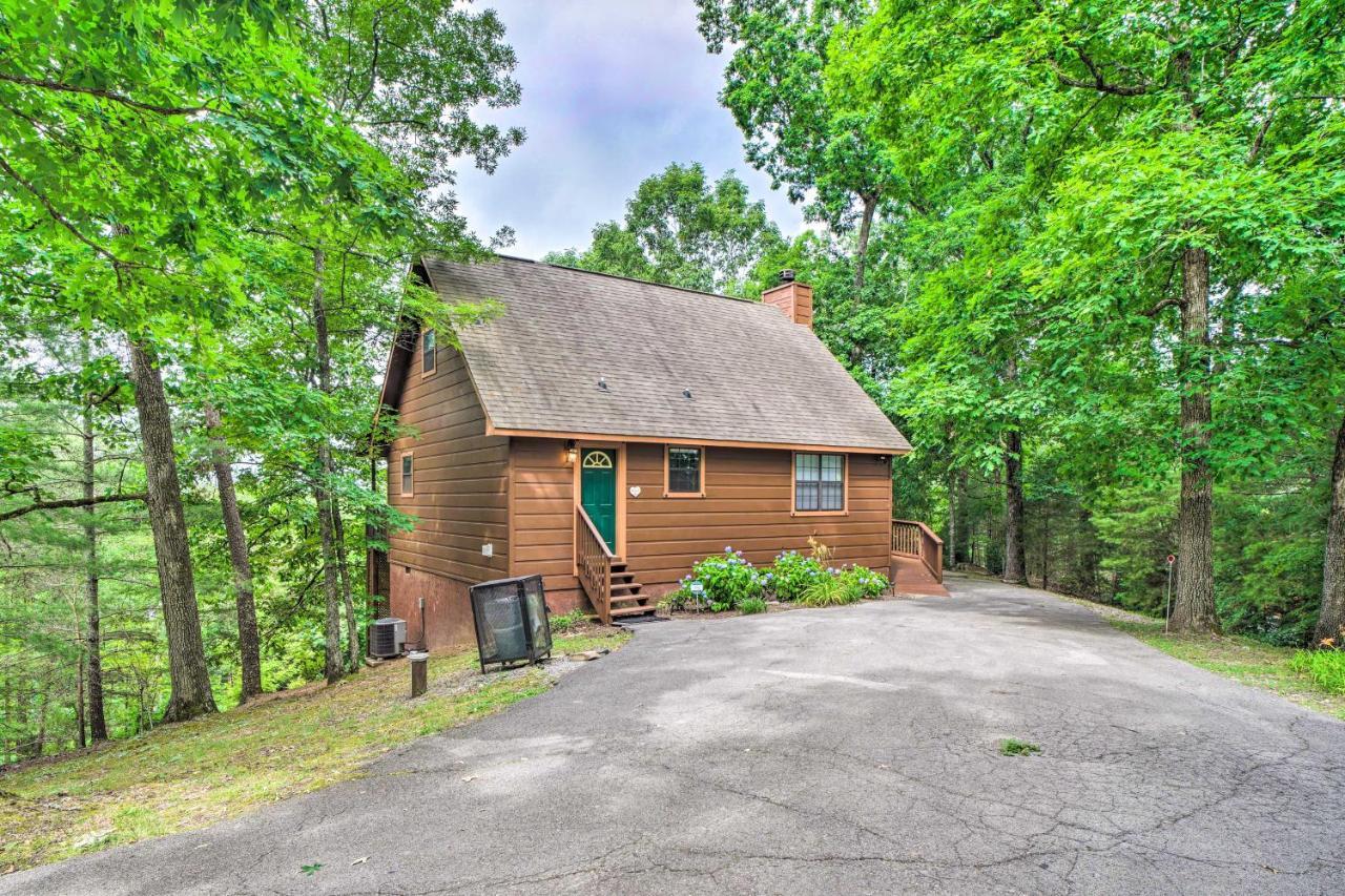 Central Sevierville Cabin With Hot Tub And Views! Dış mekan fotoğraf